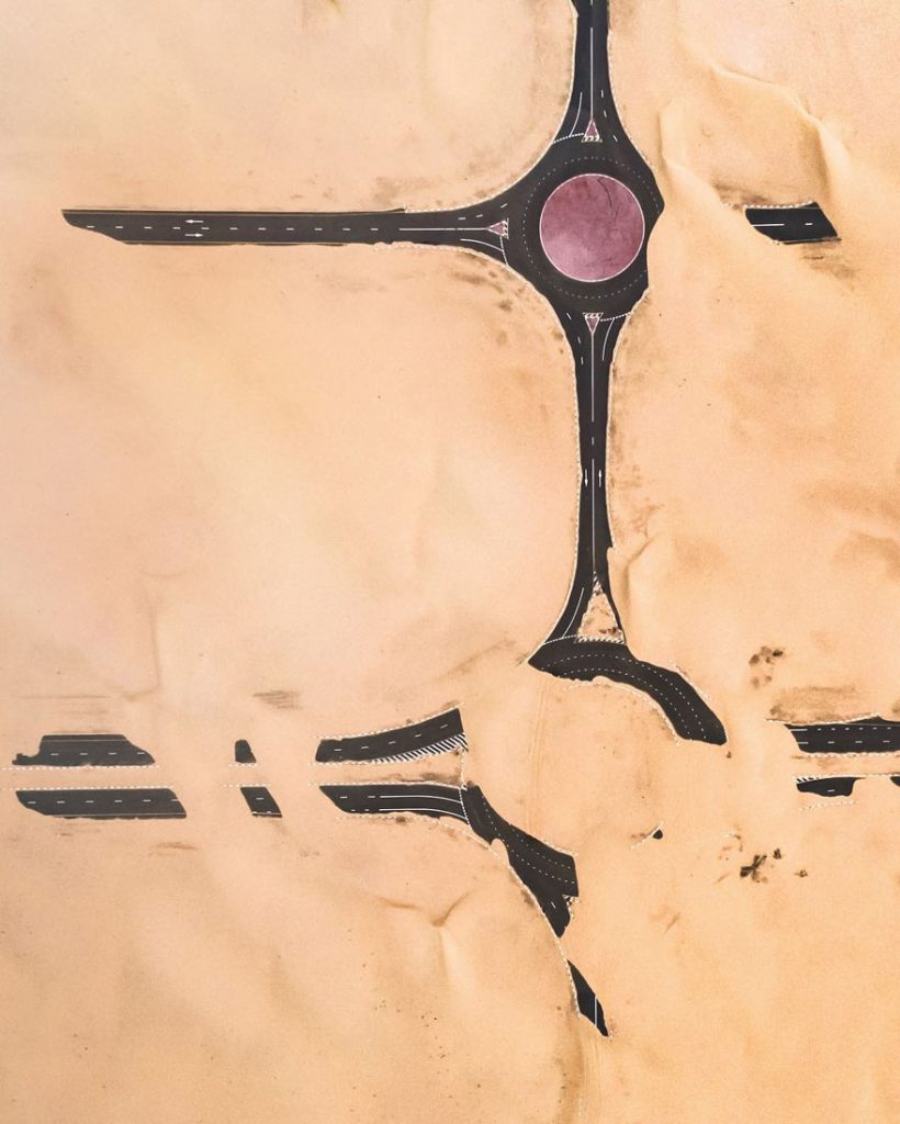 Пустината ги „освојува“ Дубаи и Абу Даби на овие неверојатни фотографии