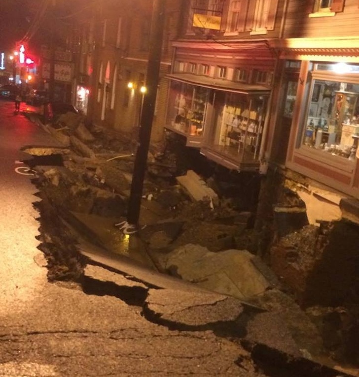 Фотографии што покажуваат колку сме беспомошни кога сме соочени со силата на природата