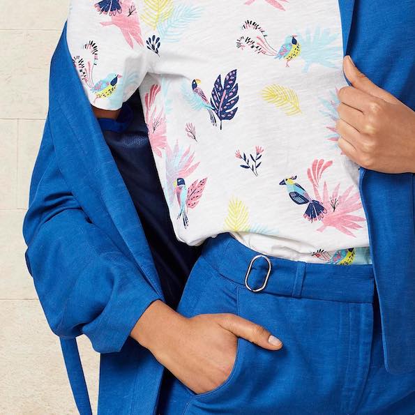 Тропски принт: Одлични начини да го носите во текот на најтоплите месеци од годината