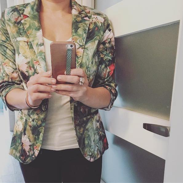 Тропски принт: Одлични начини да го носите во текот на најтоплите месеци од годината