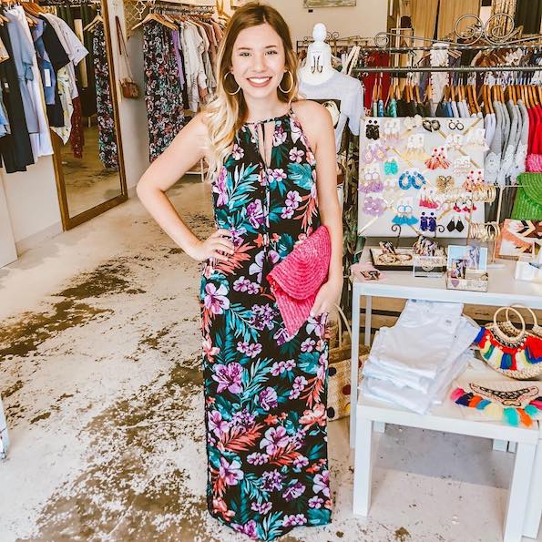 Тропски принт: Одлични начини да го носите во текот на најтоплите месеци од годината