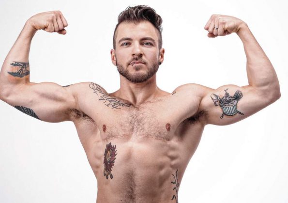 Згодни мажи кои биле жени ги освојуваат срцата на сите