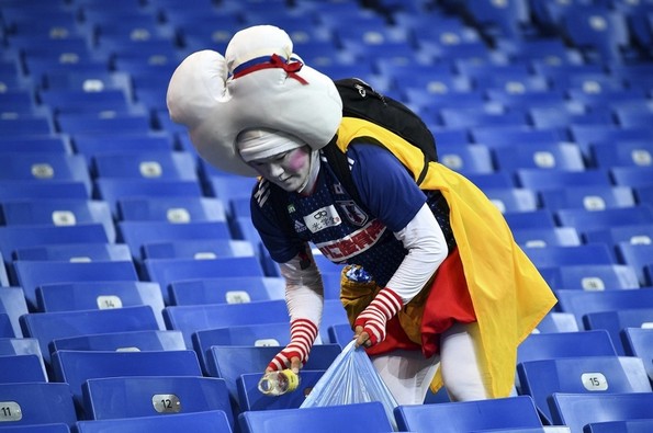 Фотографии од фудбалски фанови без кои Светското првенство би било здодевно