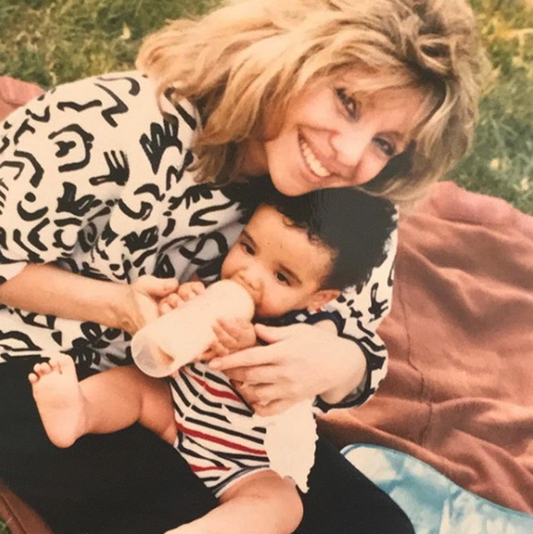 Можете ли да ја погодите познатата ѕвезда што се крие зад секоја од овие бебешки фотографии?