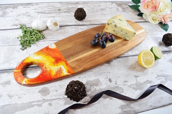 Донесете ја плажата во вашата кујна со помош на овие прекрасни даски за сечење од дрво и смола