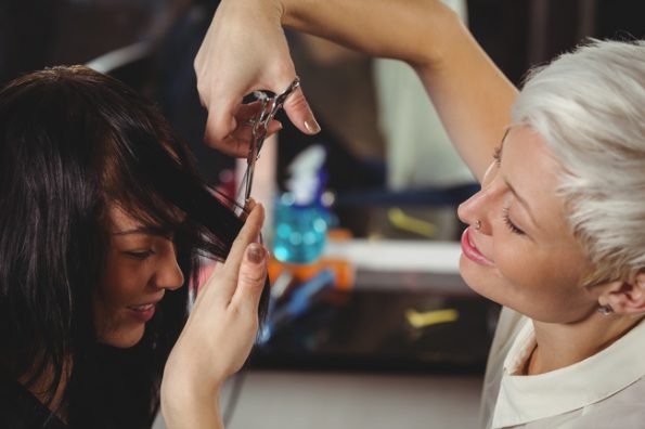 Како да ја направите вашата коса подолга и погуста за само 30 дена?