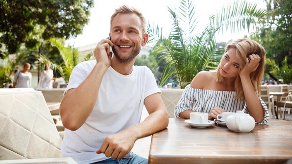 Овие знаци во неговото однесување откриваат дали (и колку) му се допаѓате