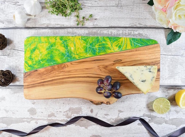 Донесете ја плажата во вашата кујна со помош на овие прекрасни даски за сечење од дрво и смола
