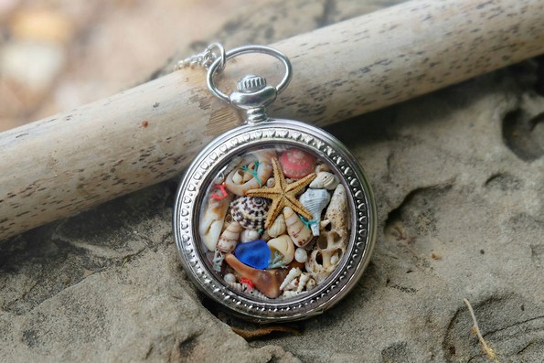 18-годишно девојче од Словенија прави неверојатен накит 