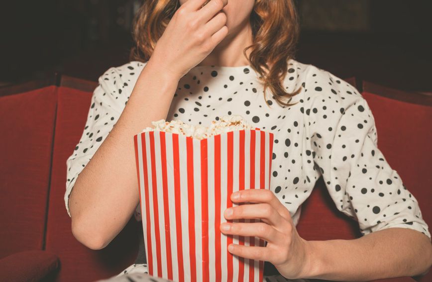 5 причини зошто да одите сами во кино