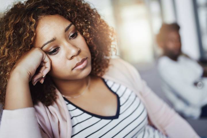 5 знаци дека партнерот ве контролира без да бидете свесни за тоа