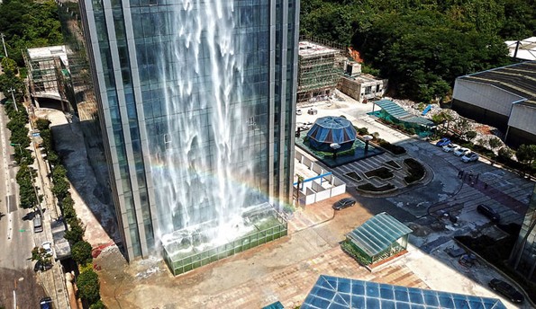 Кинезите изградиле водопад од 100 метри на облакодер