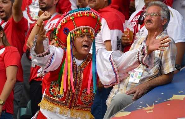 Фотографии од фудбалски фанови без кои Светското првенство би било здодевно