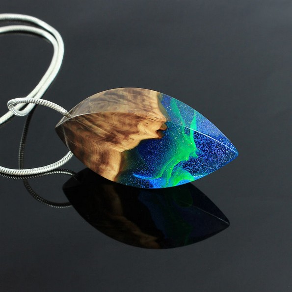 Неверојатен рачно изработен накит од дрво, опал и смола