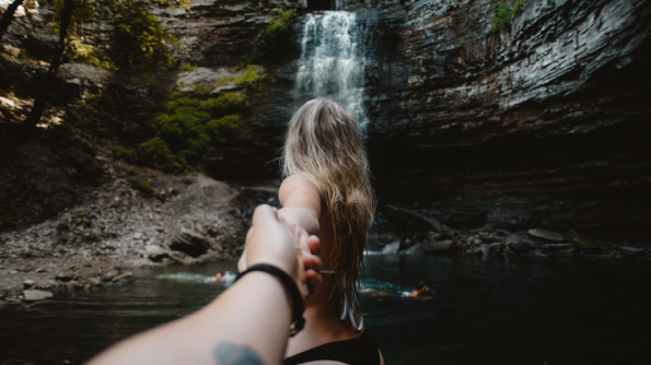 Бидете трпеливи, љубовта доаѓа и кон вас