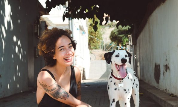 Истражување покажало дека врската помеѓу луѓето и кучињата е неверојатно силна