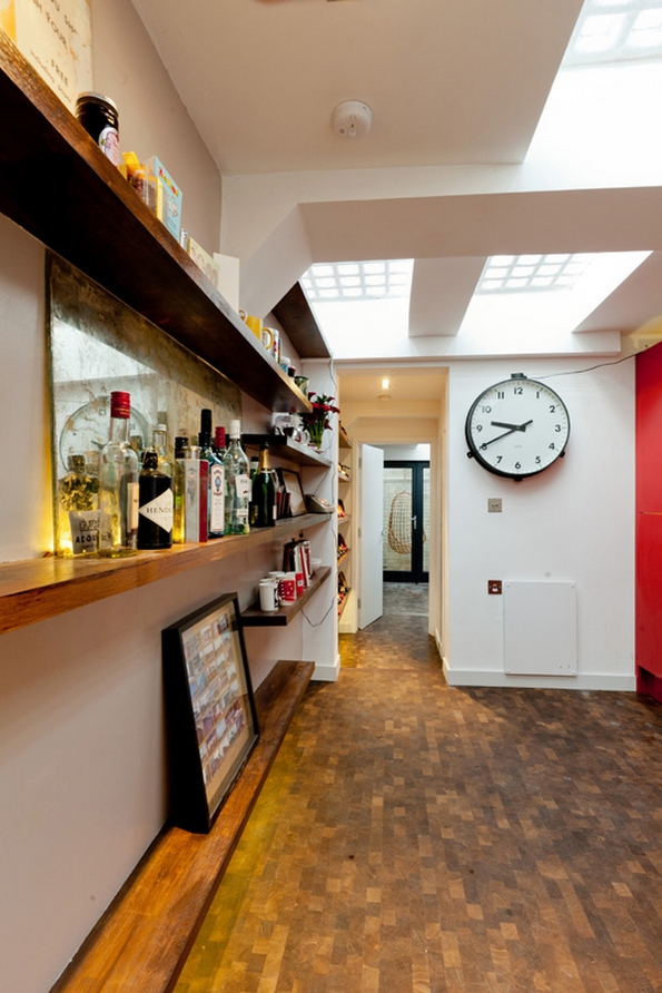 Англиска архитектка претворила напуштен јавен тоалет во фантастичен дом за кој сите сонуваме