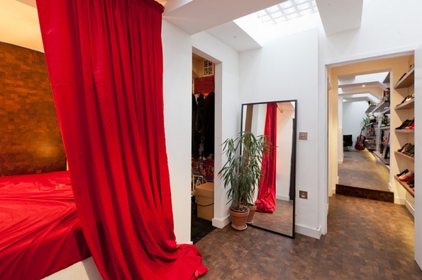 Англиска архитектка претворила напуштен јавен тоалет во фантастичен дом за кој сите сонуваме