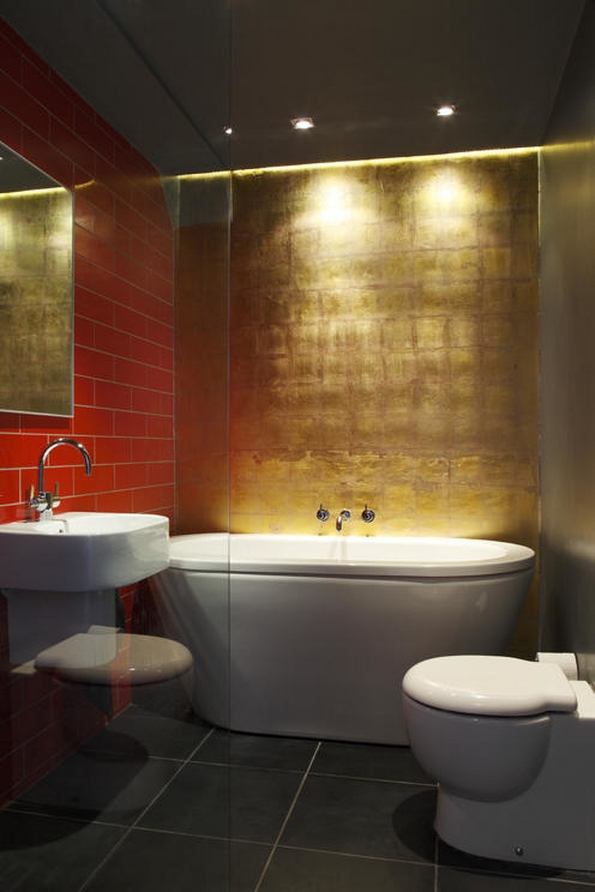 Англиска архитектка претворила напуштен јавен тоалет во фантастичен дом за кој сите сонуваме 