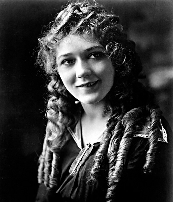 100-годишни фотографии од најубавите жени од минатиот век