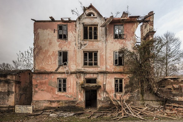 Неверојатни фотографии од напуштениот град Абказија, Грузија