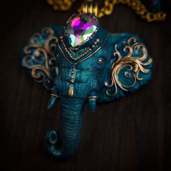 Неверојатен накит што крие мистерии од други светови