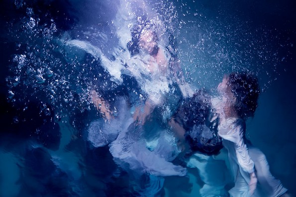 Неверојатни подводни фотографии што се подраматични од сликите од барокот