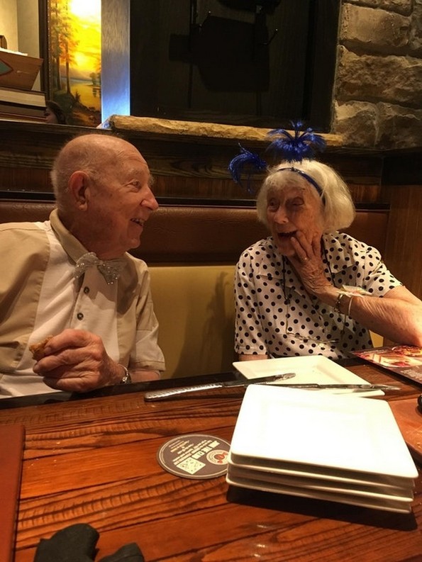 Фотографии што докажуваат дека љубовта трае вечно