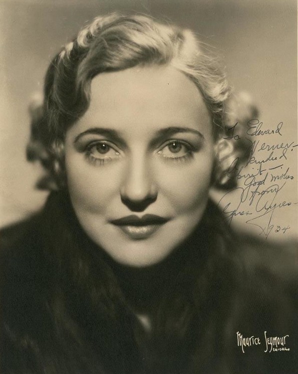 100-годишни фотографии од најубавите жени од минатиот век