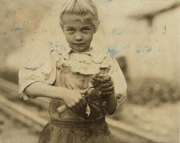 Застрашувачки фотографии од 1900-тите кои ги прикажуваат маките на децата работници