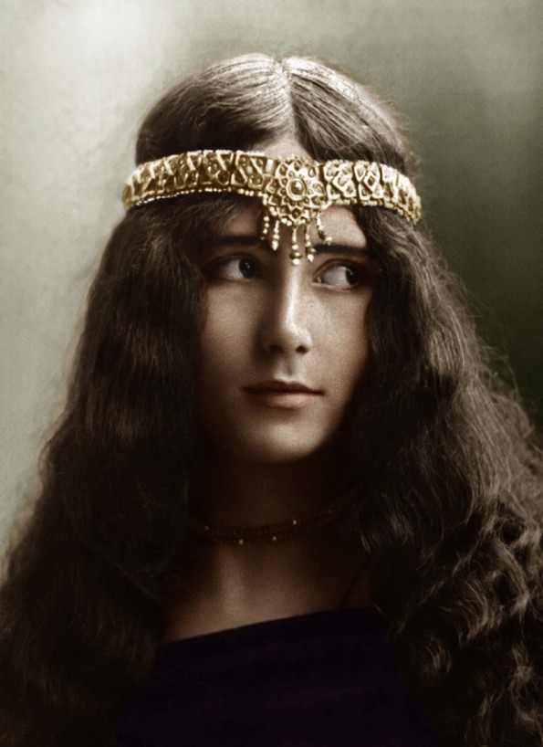 100-годишни фотографии од најубавите жени од минатиот век