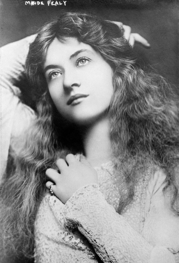 100-годишни фотографии од најубавите жени од минатиот век