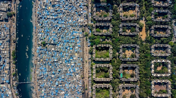 Фотограф користи дрон за ја покаже нееднаквоста на начинот на живеење низ целиот свет