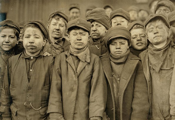 Застрашувачки фотографии од 1900-тите кои ги прикажуваат маките на децата работници