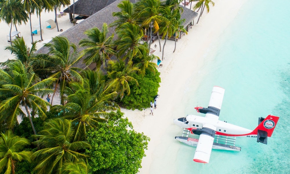 Работа од соништата: Луксузен ресорт на Малдиви вработува продавач на книги