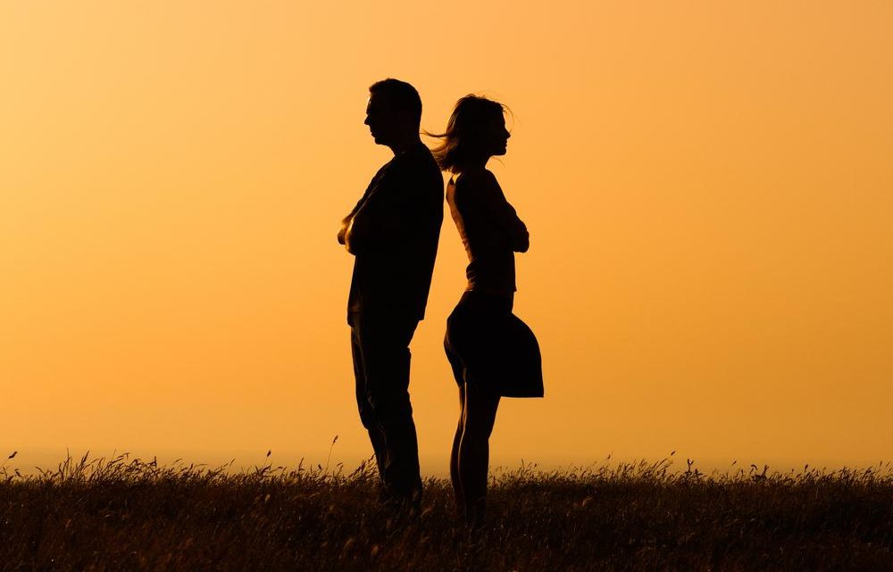 10 начини на кои вашите инстинкти ви кажуваат дека сте заглавени во лоша врска