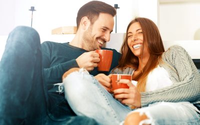 3 прашања кои треба да му ги поставувате на партнерот секој ден за да имате среќен брак