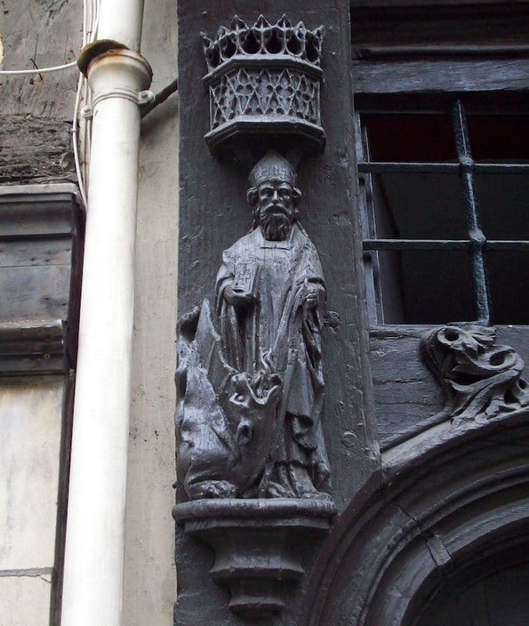 Магичната историја на гарголите на Богородичната црква во Париз