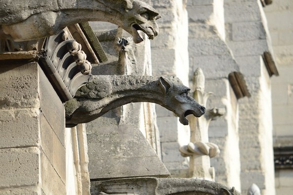 Магичната историја на гарголите на Богородичната црква во Париз