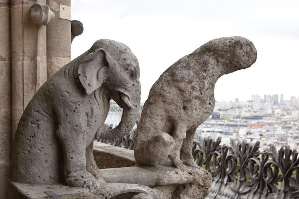 Магичната историја на гарголите на Богородичната црква во Париз