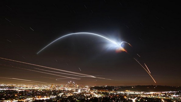 Најдобрите фотографии и видеа од лансирањето на ракетата на SpaceX над Лос Анџелес