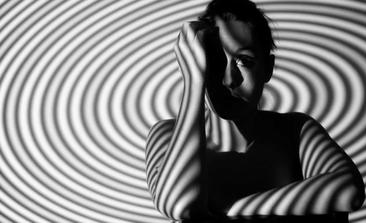 Како ви штети самосожалувањето и како ви ја одзема моќта?