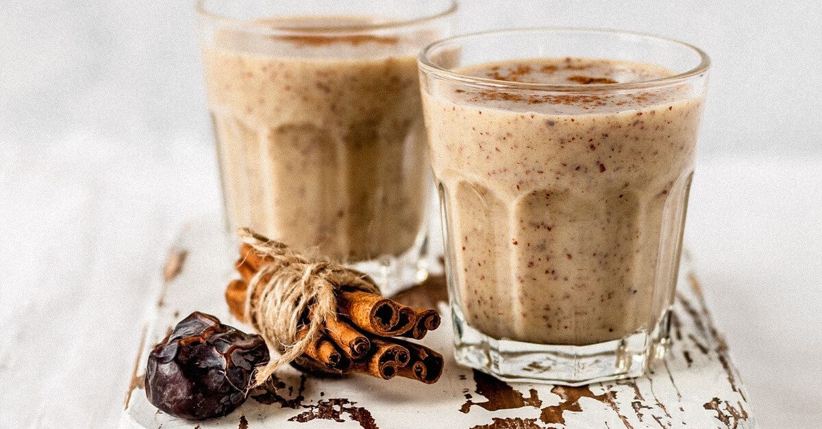 Кремасто кафе задоволство: Ледено веганско мока смуди