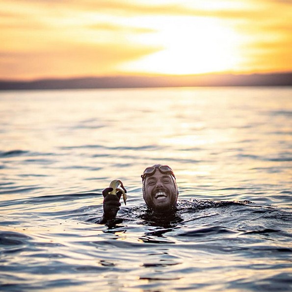 Мажот кој поминал 5 месеци пливајќи околу Велика Британија го сподели неговото искуство