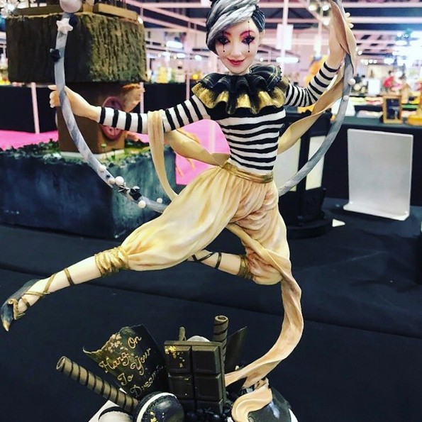 24 реалистични торти што нема да сакате да ги изедете