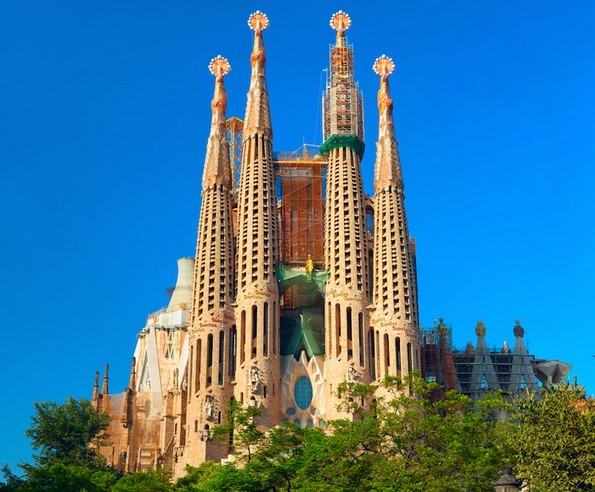 12 факти за Саграда Фамија, најпосетената атракција во Барселона