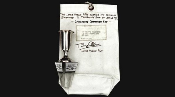 Луди факти што никој не ви ги кажал за првото слетување на месечината