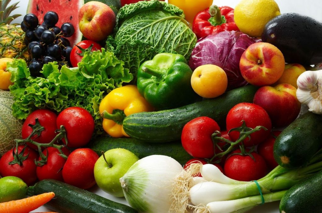 Истражување: Нема доволно овошје и зеленчук за сите да се хранат здраво