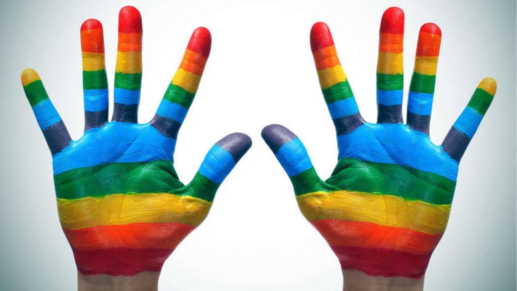 Истражување тврди дека сексуалната ориентација зависи од формата на дланките
