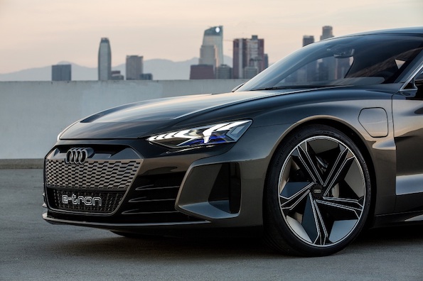 Audi го претстави електричниот седан e-tron GT